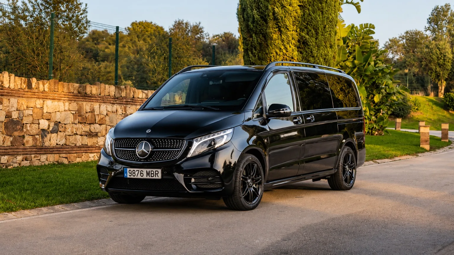 Mercedes-Benz V-Class van for group transfers between Gran Canaria Airport and Maspalomas